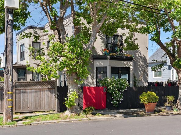1109 Roosevelt Avenue, Richmond CA 94801