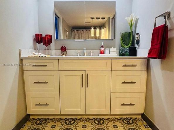 3501 Inverrary Dr 201, Lauderhill FL 33319