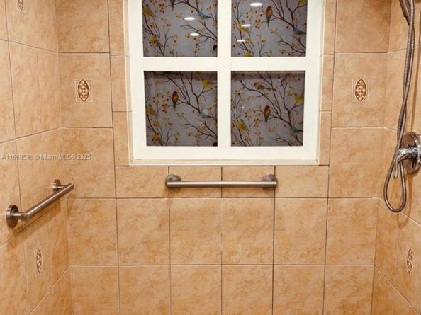 3501 Inverrary Dr 201, Lauderhill FL 33319