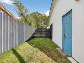 8500 SW 16th St, Miami FL 33155