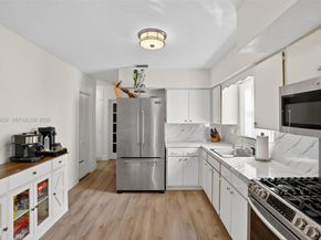 8500 SW 16th St, Miami FL 33155