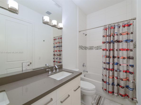 3318 Day Ave 7, Miami FL 33133