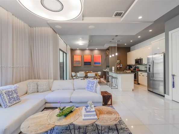 3318 Day Ave 7, Miami FL 33133