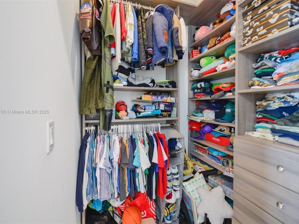 3318 Day Ave 7, Miami FL 33133