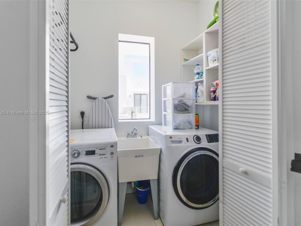 3318 Day Ave 7, Miami FL 33133