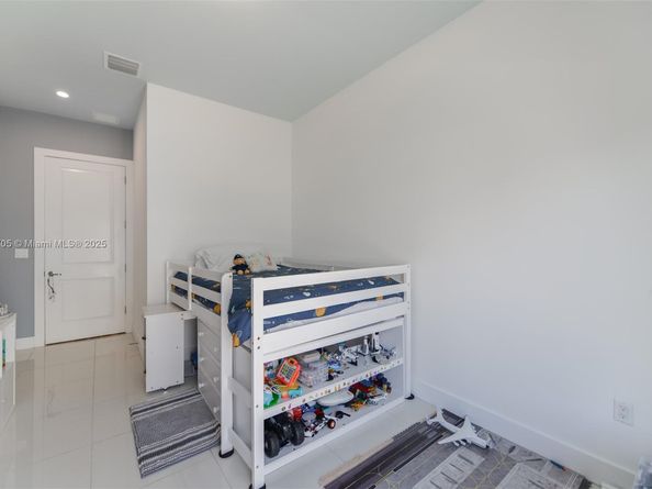 3318 Day Ave 7, Miami FL 33133