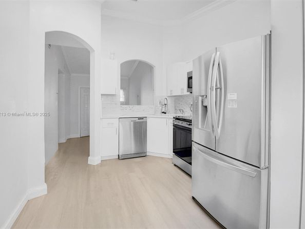 2125 NW 77th Way 203, Pembroke Pines FL 33024