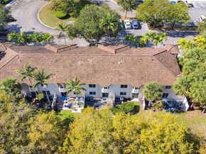 2125 NW 77th Way 203, Pembroke Pines FL 33024