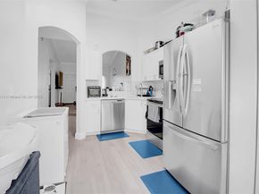 2125 NW 77th Way 203, Pembroke Pines FL 33024