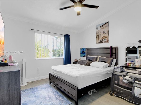 2125 NW 77th Way 203, Pembroke Pines FL 33024