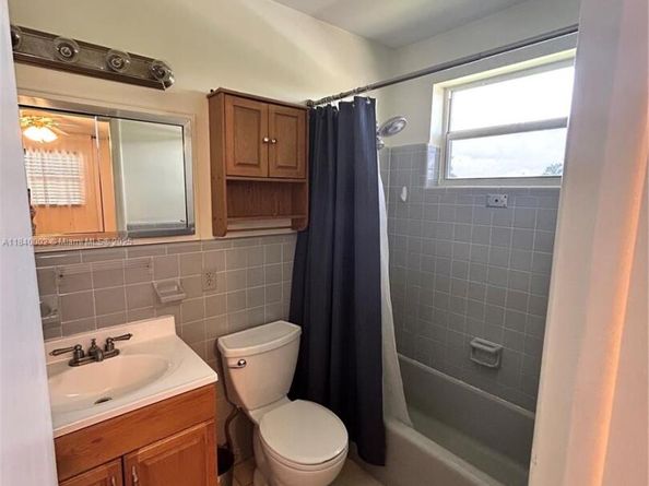 1717 Rodman St 15, Hollywood FL 33020