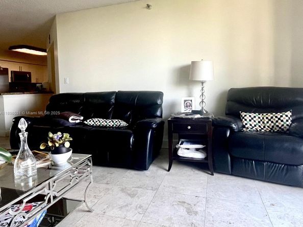 3530 Mystic Pointe Dr 408, Aventura FL 33180