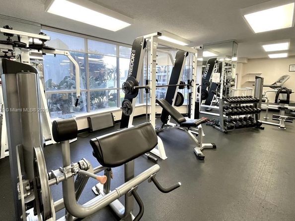 3530 Mystic Pointe Dr 408, Aventura FL 33180