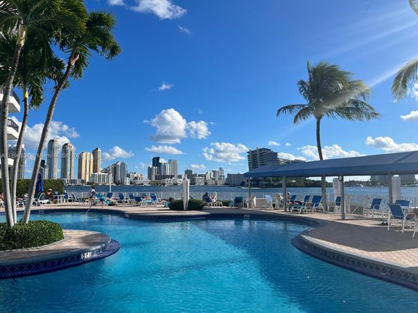 3530 Mystic Pointe Dr 408, Aventura FL 33180