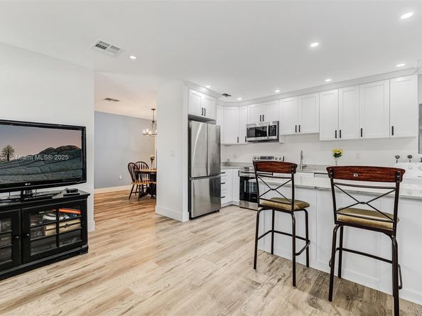 97 NW 47th Ct, Miami FL 33126