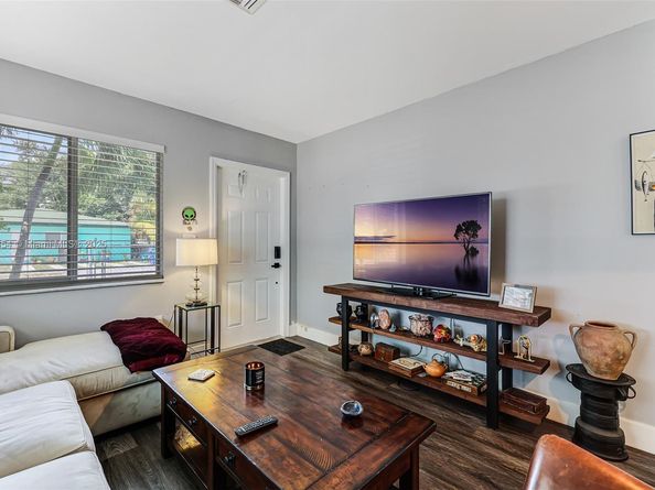 97 NW 47th Ct, Miami FL 33126