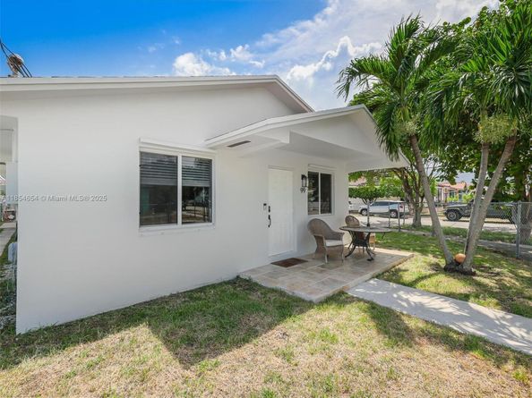 97 NW 47th Ct, Miami FL 33126