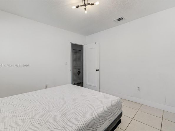 97 NW 47th Ct, Miami FL 33126