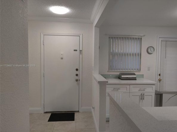 500 NE 12th Ave 102, Hallandale Beach FL 33009