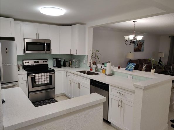 500 NE 12th Ave 102, Hallandale Beach FL 33009