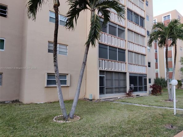 500 NE 12th Ave 102, Hallandale Beach FL 33009