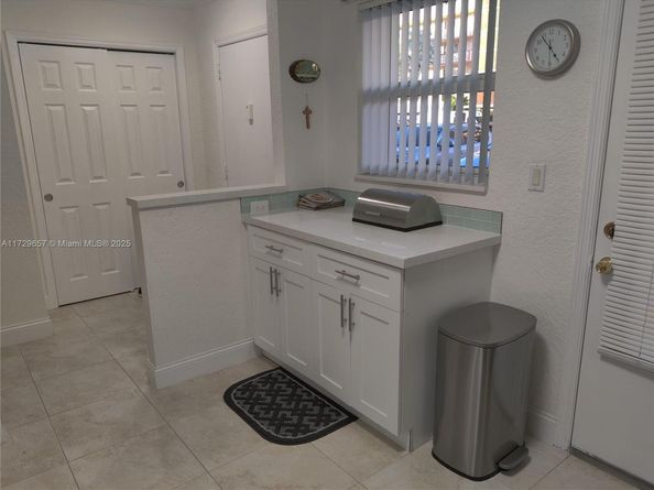 500 NE 12th Ave 102, Hallandale Beach FL 33009