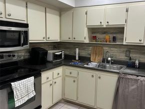 901 Hillcrest Dr 215, Hollywood FL 33021