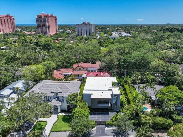 3910 Battersea Rd, Miami FL 33133