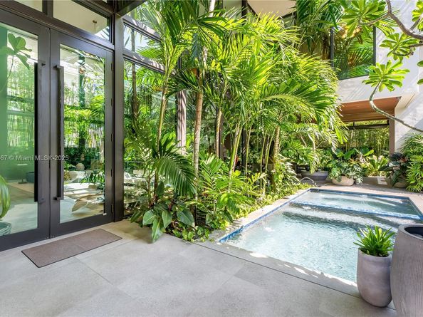 3910 Battersea Rd, Miami FL 33133