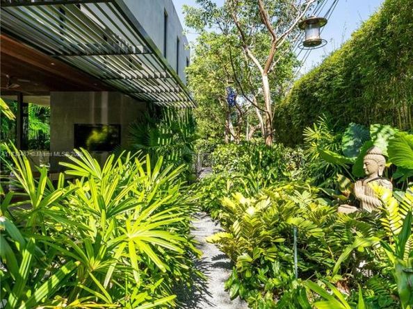 3910 Battersea Rd, Miami FL 33133