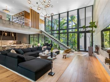 3910 Battersea Rd