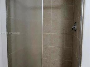 327 Lakeview Dr 103, Weston FL 33326