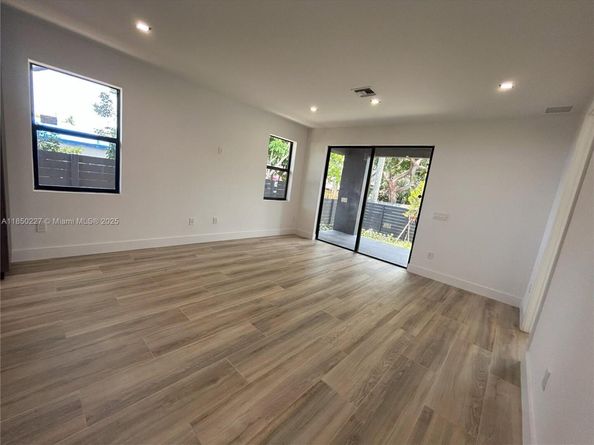 2254 Greene St, Hollywood FL 33020