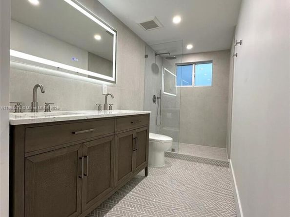4430 SW 11th St, Miami FL 33134