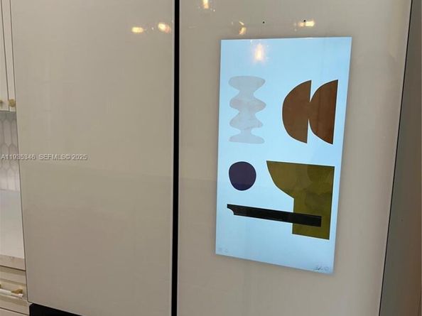 708 SE 3rd Ave Ext 201, Hallandale Beach FL 33009