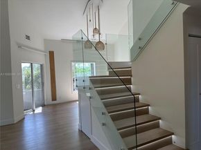 708 SE 3rd Ave Ext 201, Hallandale Beach FL 33009