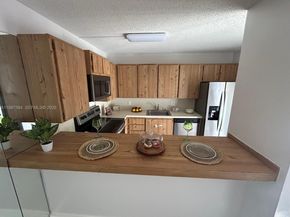 1700 Embassy Dr 204, West Palm Beach FL 33401