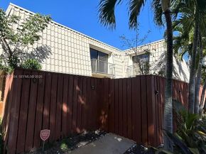 1700 Embassy Dr 204, West Palm Beach FL 33401