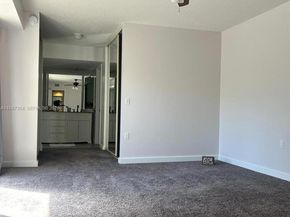 1700 Embassy Dr 204, West Palm Beach FL 33401
