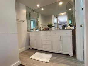1700 Embassy Dr 204, West Palm Beach FL 33401