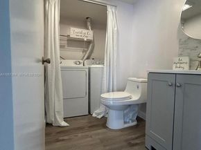 1700 Embassy Dr 204, West Palm Beach FL 33401