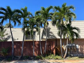 1700 Embassy Dr 204, West Palm Beach FL 33401