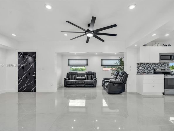 1055 NE 144th St, North Miami FL 33161