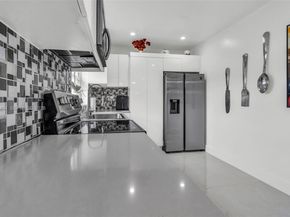 1055 NE 144th St, North Miami FL 33161