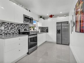 1055 NE 144th St, North Miami FL 33161