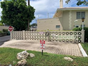 2111 NE 42nd Ct 103W, Lighthouse Point FL 33064