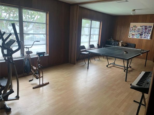 2111 NE 42nd Ct 103W, Lighthouse Point FL 33064