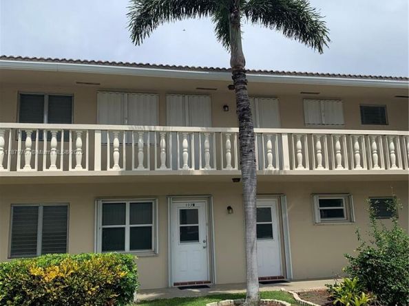 2111 NE 42nd Ct 103W, Lighthouse Point FL 33064