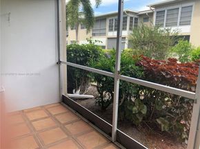 2111 NE 42nd Ct 103W, Lighthouse Point FL 33064