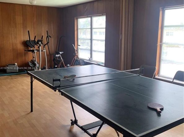 2111 NE 42nd Ct 103W, Lighthouse Point FL 33064